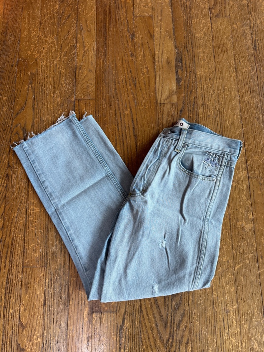 NWOT AMO Loverboy Cropped Embellished Jeans. Size 26 - Picture 6 of 12